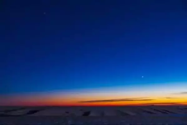 6惑星が一堂に、きょうの夜空に「惑星パレード」出現か　観測のコツは？