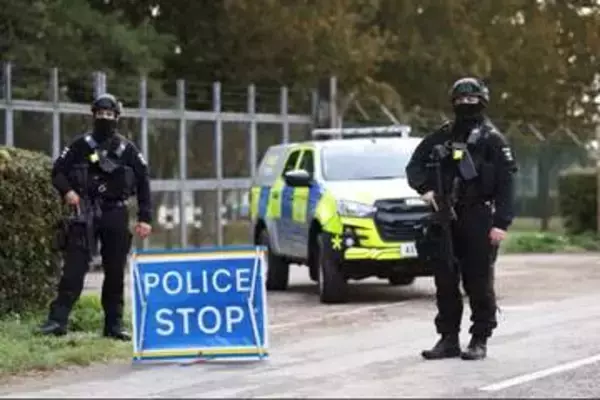 英空軍基地のテロ計画、英・イラン二重国籍の男を逮捕　テロ行為準備の疑い