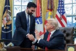 トランプ氏とマムダニ氏が会談、物価高対策とニューヨーク愛で結束表明