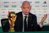 「FIFA会長の謝罪、辞任要求は収まらず　UEFAはボイコットの方針維持」の画像1