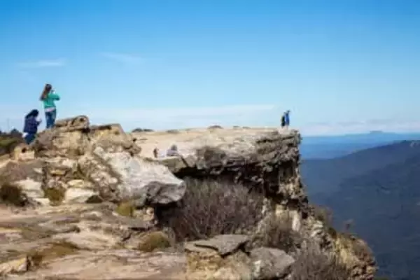 K-POPスターが写真撮影した崖、観光客が殺到　豪州の隠れスポットが危機に