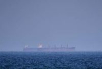 ホルムズ海峡の通過、通航料を払う船舶が優先　イラン高官が明かす