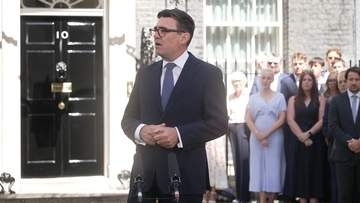 バーナム氏が英国の新首相に就任、ここ10年で7人目　「安定を取り戻す」