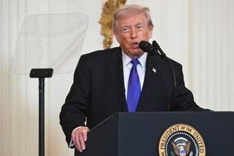 トランプ氏のテレプロンプター担当者を当局が調査、インサイダー取引の疑い　情報筋