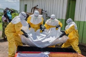 野生動物の肉に埋葬儀式、そして偽情報　コンゴがエボラ感染の震源地と化すまで