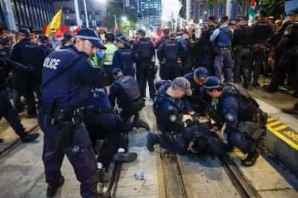 イスラエル大統領がオーストラリア訪問　各地で抗議運動、警察と衝突で逮捕者も