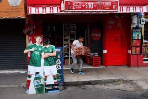 カルテルから露天商まで、W杯効果で潤う業種と取り残される人々　メキシコ