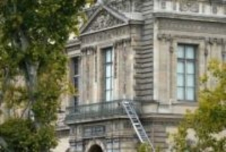 ルーブル美術館窃盗事件、さらに4人の容疑者を拘束　フランス