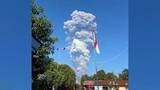 「インドネシアで火山噴火　3人死亡、複数の行方不明者」の画像1