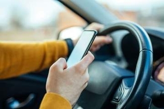 人気アルバムのリリース日は死亡事故が増加、スマホ操作のわき見運転が原因か　米調査