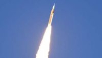 NASAの「アルテミス2」打ち上げ成功、半世紀ぶりに月を目指す有人飛行へ