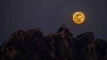 2月の満月が空を照らす、雪にちなんだ「スノームーン」