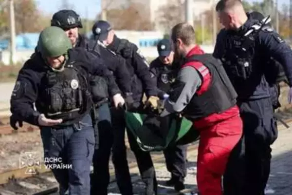 ロシア、ウクライナ中部ドニプロの鉄道駅を攻撃　14人死亡