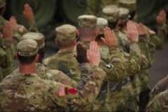 米国で徴兵登録が12月から自動化、イランとの戦争で改めて注目　その仕組みは？