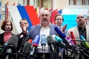 スパイ指定受けロシアを出国した反戦政治家、「プーチン氏は戦争で支持を失っていることを認識」