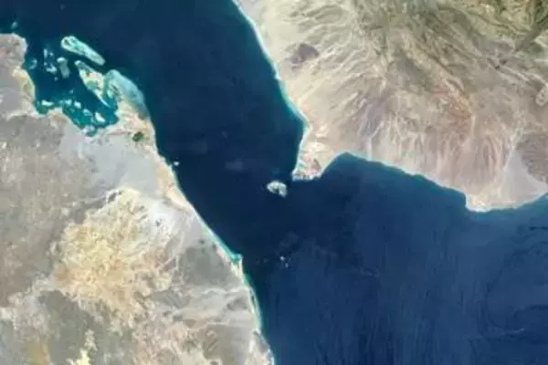 フーシがバブルマンデブ海峡封鎖を脅迫、エネルギー輸送に「二重の危機」の恐れ　分析会社