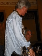 米司法省、「エプスタイン文書」を開示　ビル・クリントン元大統領の新たな写真も