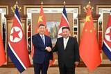 「習近平氏が訪朝、金正恩氏と異例の会談　北朝鮮との「戦略的協力」強化呼びかけ」の画像1