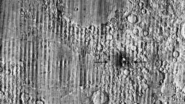 月面で発見のクレーター、新たに形成されたものとしては太陽系最大　「生涯に一度」の観測チャンス