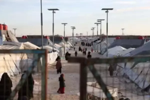 ISIS関係者の家族収容する難民キャンプから「大量脱走」の報道、数千人逃亡か　シリア