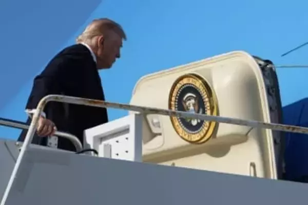 トランプ氏、「大きな波はまだ」　イラン情勢めぐり