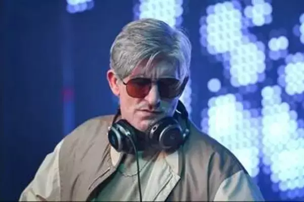 フランスのDJカビンスキーさん死亡、自宅で発見　「ナイトコール」が世界的ヒット