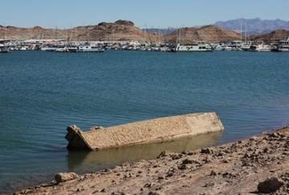 水位低下の米ミード湖、22年には殺人事件の遺体も発見　謎はいまだに解けず