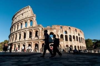 コロッセオ周辺の治安が悪化、ローマ市「レッドゾーン」指定で防犯態勢強化