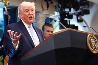 トランプ氏の精神衛生状態に疑問の声、口汚すぎるSNS投稿めぐり