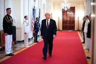 合意はイランの「無条件降伏」、トランプ氏が示唆