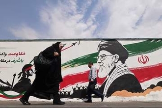 イラン政権転覆を再びほのめかすトランプ氏、外交膠着で開戦当初の姿勢に逆戻り