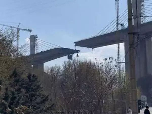 「米・イスラエル軍、イラン首都郊外の主要な橋を攻撃　8人死亡とイランメディア」の画像