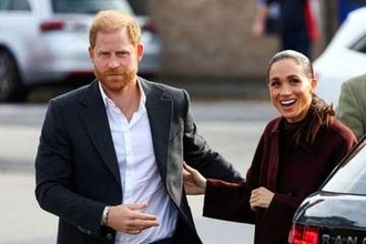 英ヘンリー王子夫妻、公の場にそろって登場　英国帰国後初