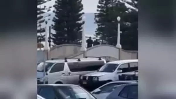 豪ボンダイビーチで銃撃、11人死亡　ユダヤ人狙ったテロと認定