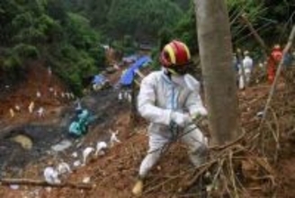 132人死亡の中国旅客機墜落、故意の疑い強まる　操縦席のスイッチ操作をデータが記録