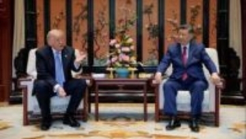 中国を後にするトランプ氏、具体的な成果は乏しいものの米中関係には安定化の兆し