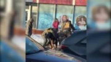 米ミネアポリス銃撃、男性は射殺前に連邦捜査官に銃を取り上げられていた　CNN映像分析