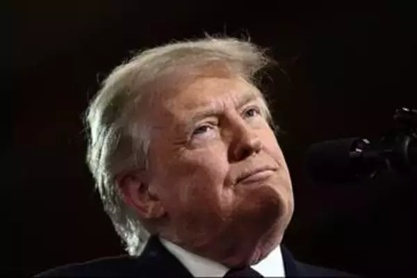 トランプ氏、イランと「大筋で交渉まとまった」　ホルムズ海峡再開と主張