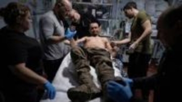 前線で1カ月身動き取れず、救助に現れたのは車輪のついたロボット　ウクライナ東部