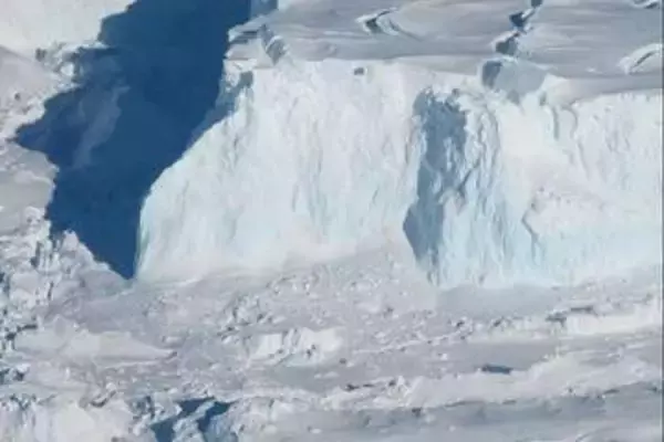 「終末の氷河」の融解、従来の予想を上回る勢いで進行　「接地帯」の概念でモデルを調整