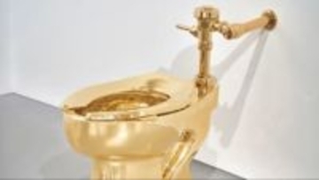 有名な「金のトイレ」、二つ目のバージョンが競売に　いくら払う？