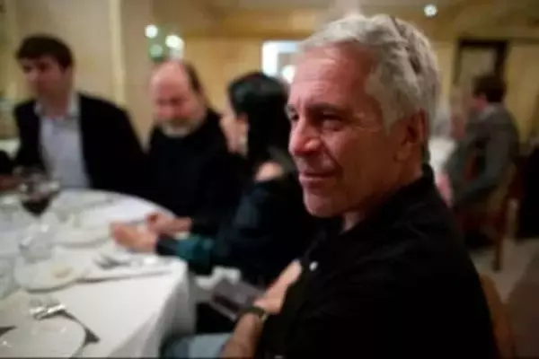 エプスタイン氏の遺産から新たに写真公開、著名人や有力者との関係裏付け