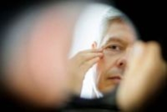 50代男性　女性よりも老化が早く進行、PFASの影響か　新研究