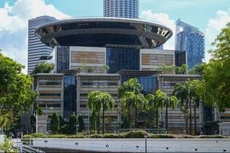 恋人に次々贈った高級ブランド品、破局したら代金の返還要求　シンガポール高裁が男性の訴え棄却