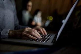PHPの脆弱性はAIが発見、人間にはほぼ限界　影響はインターネットの70％に