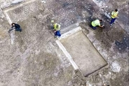 精巧なモザイクで飾られたローマ時代の別荘見つかる、盗掘疑う通報がきっかけ　ローマ郊外