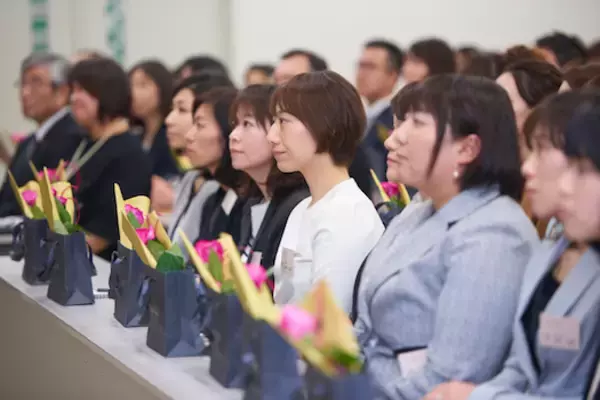 「輝く女性をIKKOさんも応援。ランコムが石巻で行う女性支援プログラム」の画像