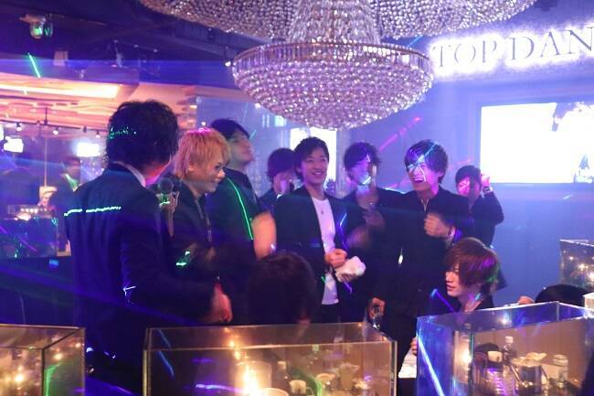 26歳独女 初めてのホストクラブ体験 姫 扱いの連続でカルチャーショック受ける 19年2月28日 エキサイトニュース