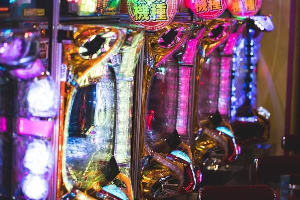 パチンコをやる人と結婚ってどう という質問に 新台入ると朝から並ぶ人とか絶対やだ 金銭感覚が合わない 年1月26日 エキサイトニュース
