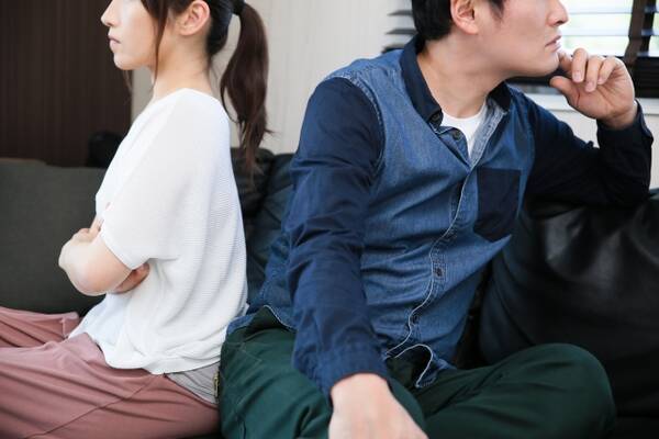 離婚の決め手 2位は 不倫された 元妻が 目の前で浮気相手と電話やlineをするようになった という人も 年6月30日 エキサイトニュース